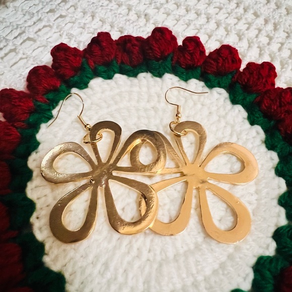 Gold Filigree Statement Earrings with Intricate Design - Picture 5 of 5